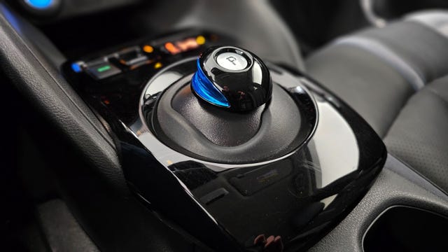 2019 NISSAN LEAF - 27