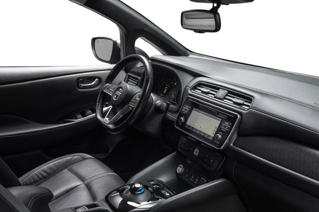 2019 NISSAN LEAF - 26