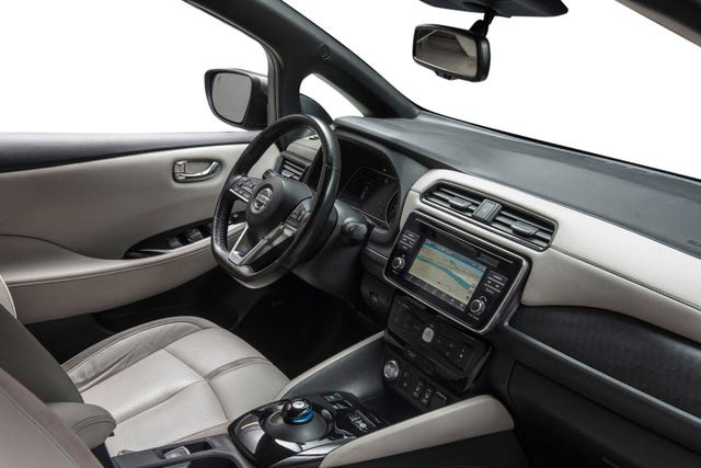 2019 NISSAN LEAF - 12
