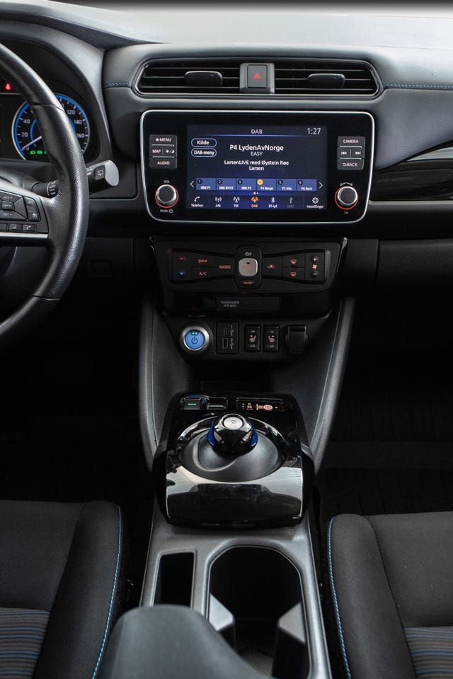 2021 NISSAN LEAF - 17
