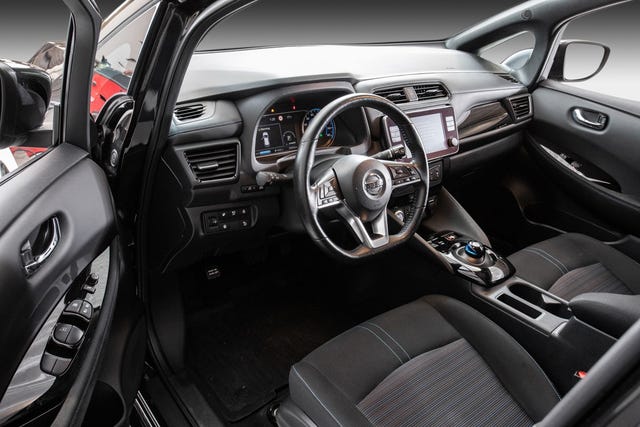 2021 NISSAN LEAF - 11