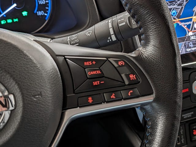2021 NISSAN LEAF - 17