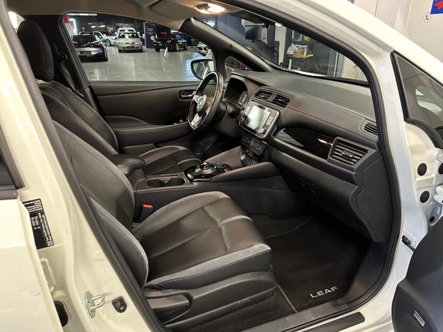 2021 NISSAN LEAF - 19