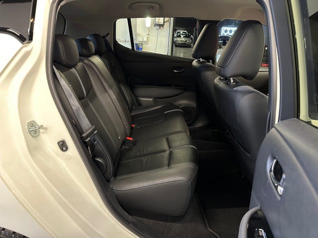 2021 NISSAN LEAF - 22