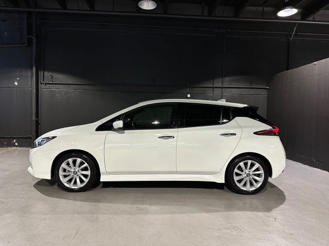 SJNFAAZE1U0139587 2021 NISSAN LEAF-2