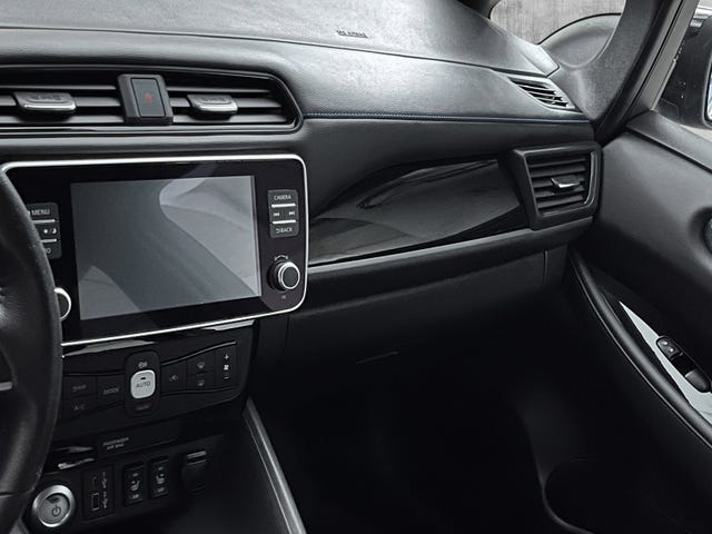2021 NISSAN LEAF - 17