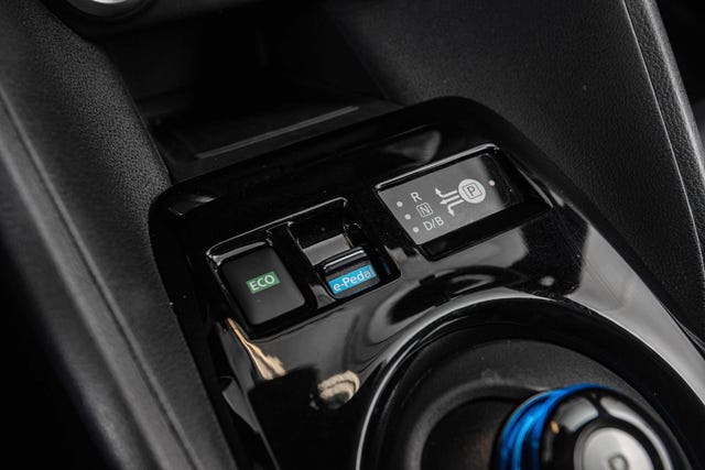 2021 NISSAN LEAF - 17