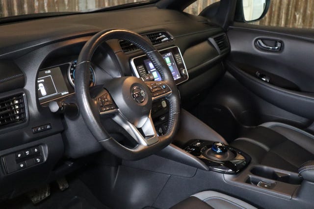 2019 NISSAN LEAF - 12
