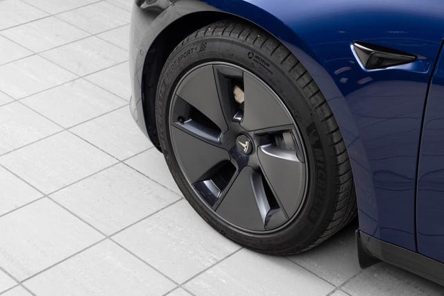 2022 TESLA MODEL 3 - 25