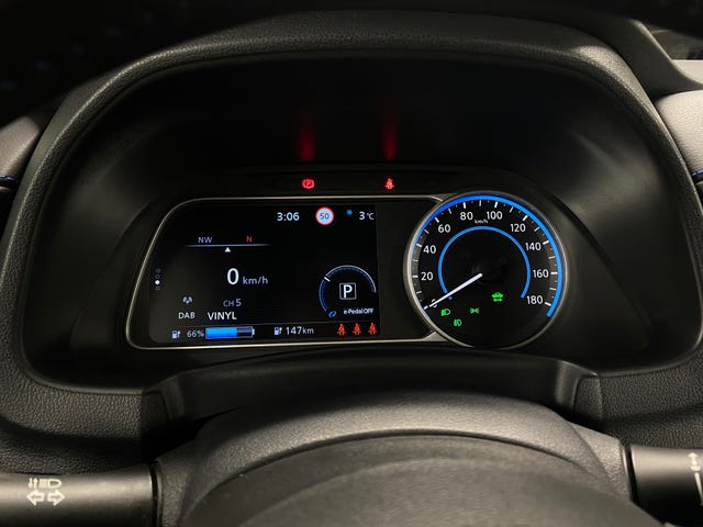 2019 NISSAN LEAF - 24