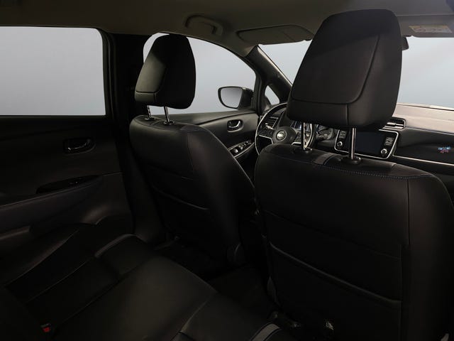 2019 NISSAN LEAF - 19