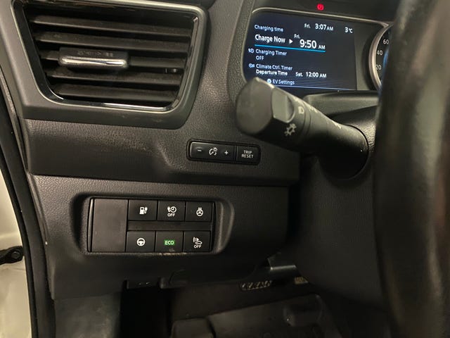 2019 NISSAN LEAF - 27