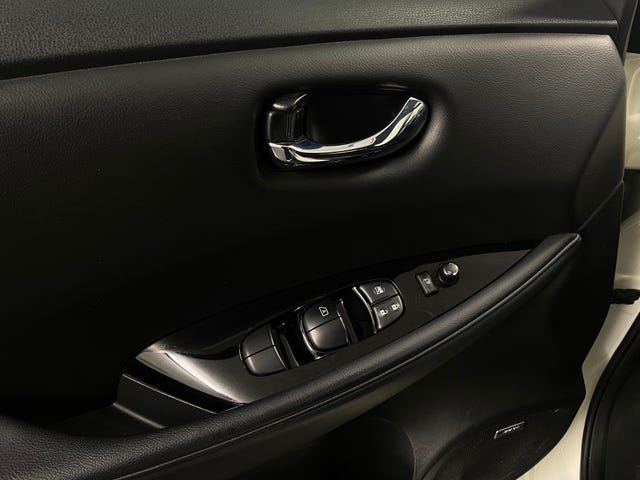 2019 NISSAN LEAF - 26