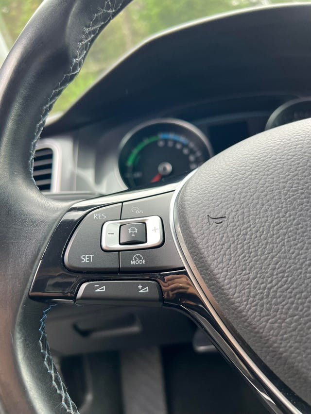 2015 VOLKSWAGEN GOLF - 9