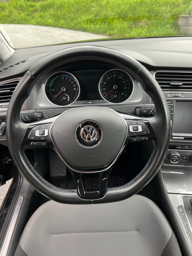 2015 VOLKSWAGEN GOLF - 8