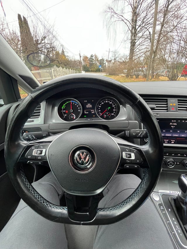 2015 VOLKSWAGEN GOLF - 16