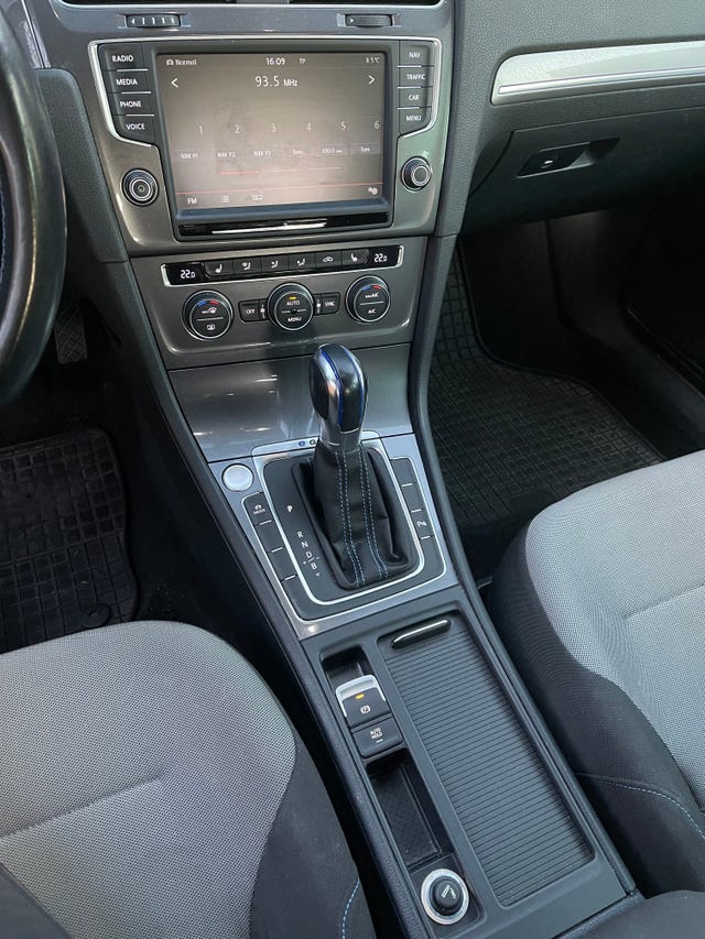 2015 VOLKSWAGEN GOLF - 16