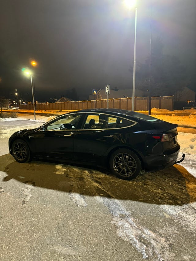5YJ3E7EB4KF315423 2019 TESLA MODEL 3-4