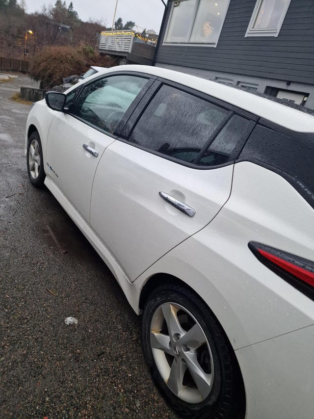 SJNFAAZE1U0049092 2019 NISSAN LEAF-2