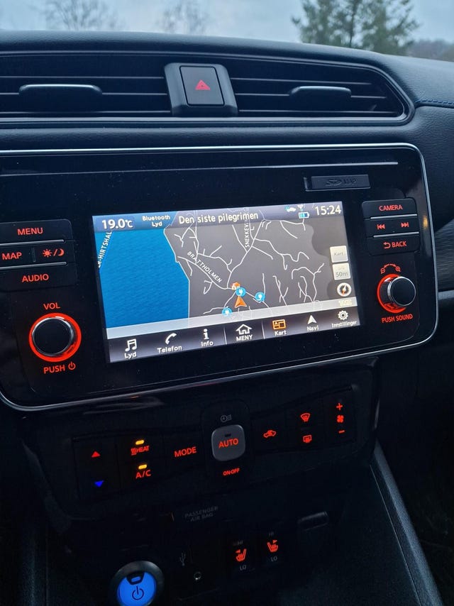2019 NISSAN LEAF - 16