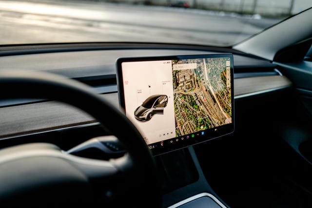 5YJ3E7EB7MF831634 2021 TESLA MODEL 3-4