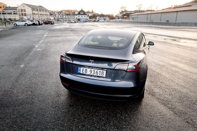 5YJ3E7EB7MF831634 2021 TESLA MODEL 3-2