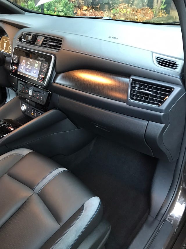 2019 NISSAN LEAF - 28