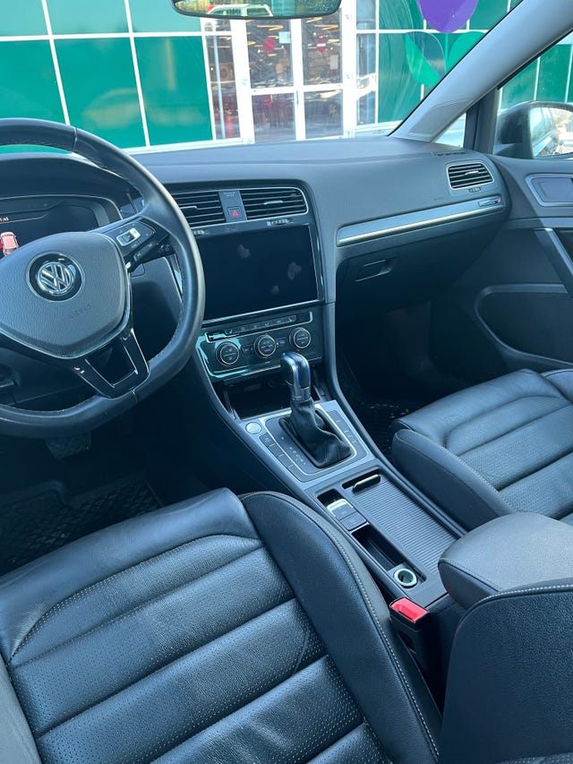 2019 VOLKSWAGEN GOLF - 11