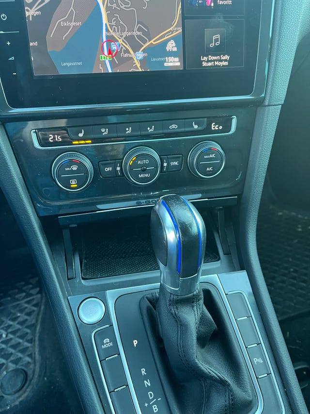2019 VOLKSWAGEN GOLF - 16