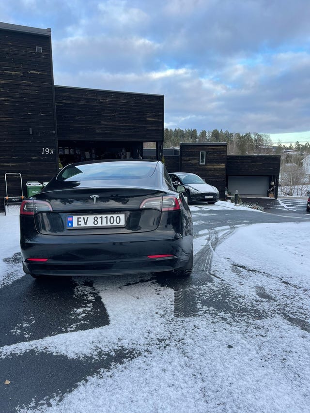 5YJ3E7EA0KF318892 2019 TESLA MODEL 3-4