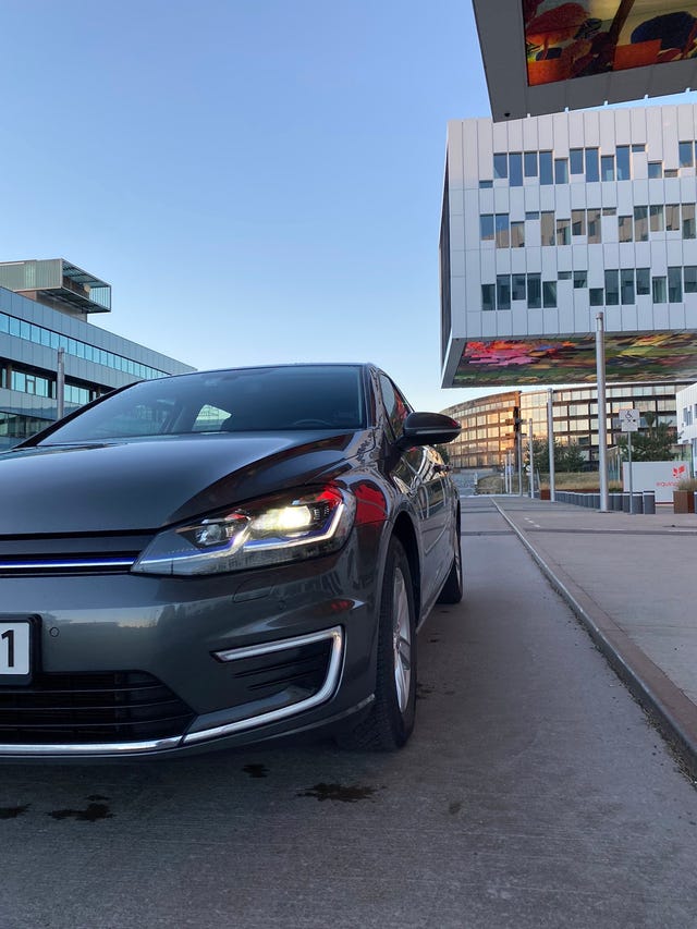 WVWZZZAUZKW916217 2019 VOLKSWAGEN GOLF-2