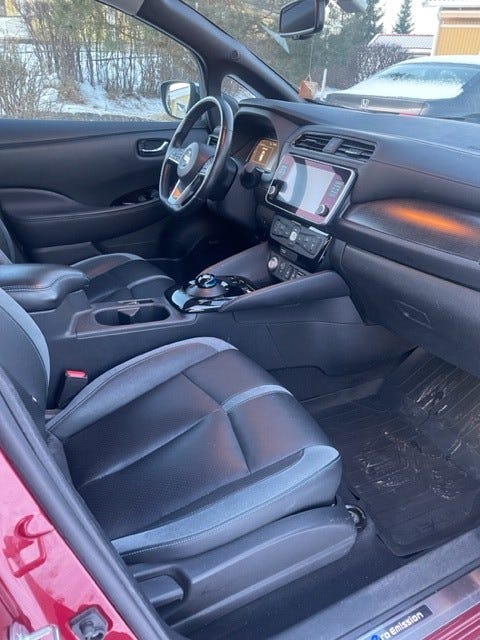 2019 NISSAN LEAF - 10