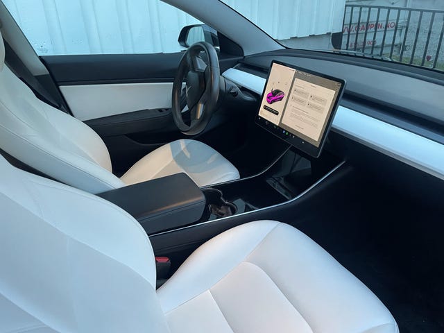 5YJ3E7EB4KF323361 2019 TESLA MODEL 3-5