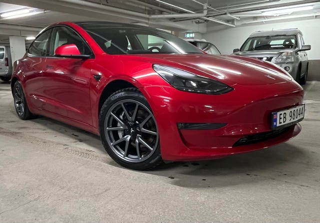 5YJ3E7EB8MF885525 2021 TESLA MODEL 3-4