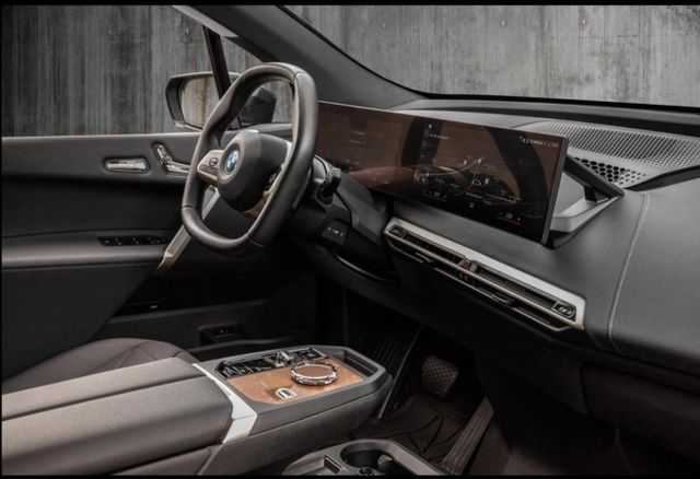 2022 BMW IX40 - 33
