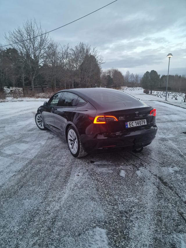 5YJ3E7EB4MF844812 2021 TESLA MODEL 3-4
