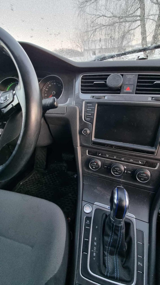 2015 VOLKSWAGEN GOLF - 11