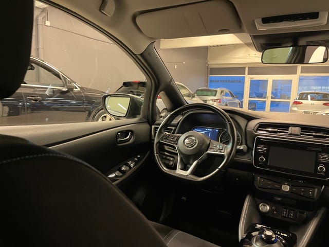 2019 NISSAN LEAF - 17