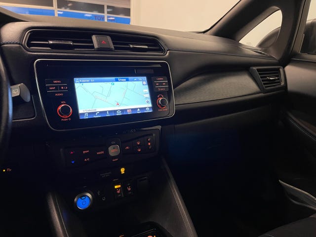 2019 NISSAN LEAF - 18