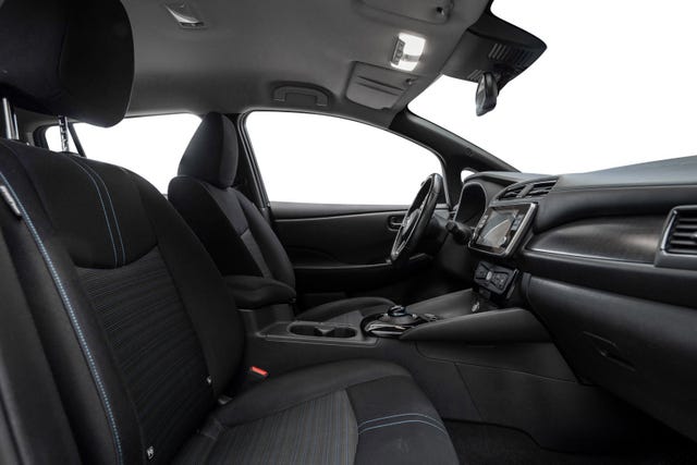 2019 NISSAN LEAF - 24