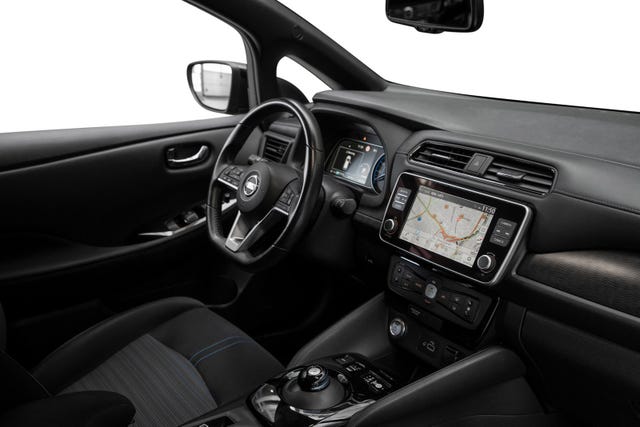 2019 NISSAN LEAF - 25