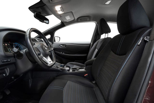 2019 NISSAN LEAF - 10