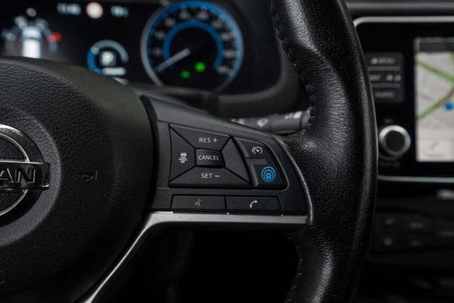2019 NISSAN LEAF - 17