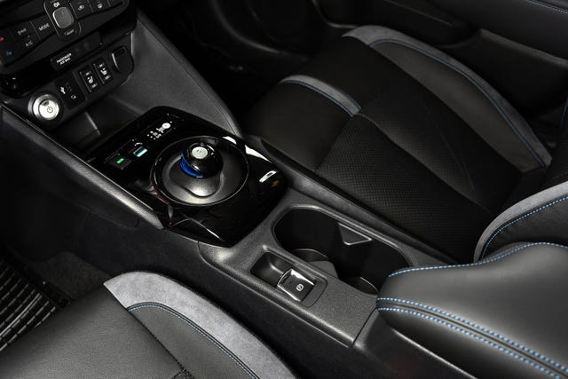 2019 NISSAN LEAF - 24