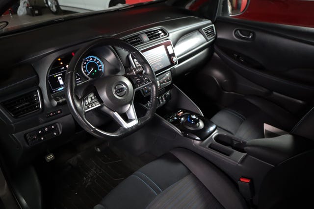 2019 NISSAN LEAF - 17