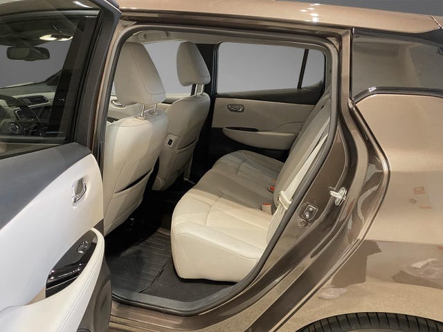 2019 NISSAN LEAF - 23