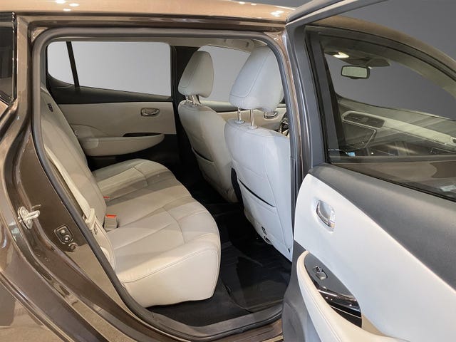 2019 NISSAN LEAF - 24