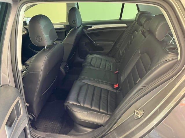 2015 VOLKSWAGEN GOLF - 28