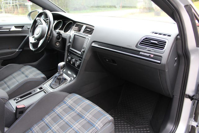 2015 VOLKSWAGEN GOLF - 16