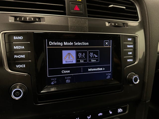 2015 VOLKSWAGEN GOLF - 18